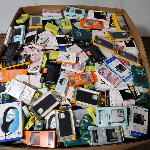 614 units of Electronics & Acc (Mix) - MSRP $18,596 - Returns (Lot # 9207145)