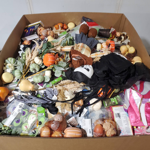 1523 units of Holidays & Party - MSRP $7,252 - Returns (Lot # 943005)