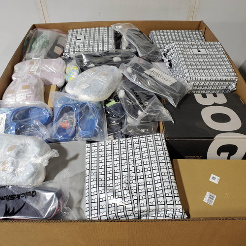 240 units of Shoes (pair) - MSRP $9,480 - Returns (Lot # 901963)