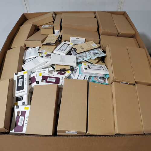 1426 units of Electronic Accessories - MSRP $23,002 - Returns (Lot # 944814)