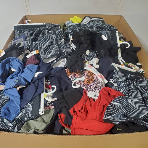 768 units of Clothing & Accessories - MSRP $10,908 - Returns (Lot # 949325)