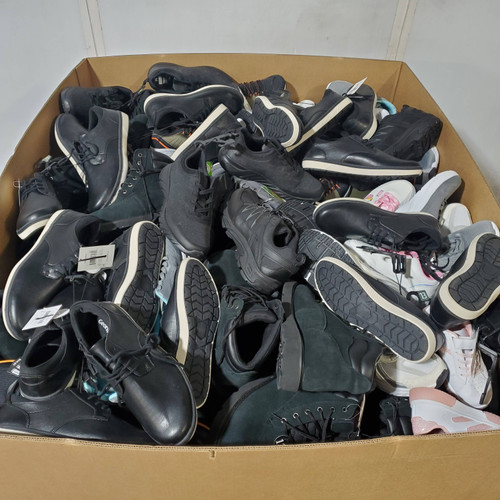159 units of Shoes (pair) - MSRP $5,394 - Returns (Lot # 950012)