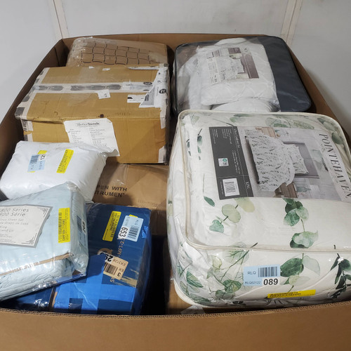 26 units of Bedding - MSRP $3,035 - Returns (Lot # 951308)