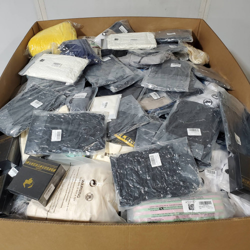 783 units of Clothing & Accessories - MSRP $14,454 - Returns (Lot # 955424)