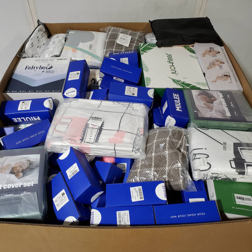 233 units of Bedding - MSRP $5,983 - Returns (Lot # 901961)