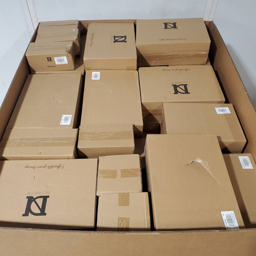 99 units of Home Decor - MSRP $3,199 - Like New (Lot # 957122)