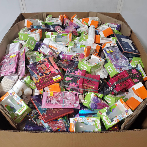 676 units of Pharmacy & Wellness - MSRP $6,971 - Like New (Lot # 962303)