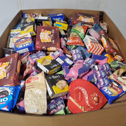 725 units of Grocery  Past Before 2 to 3 months - MSRP $12,013 - Like New (Lot # 939703)