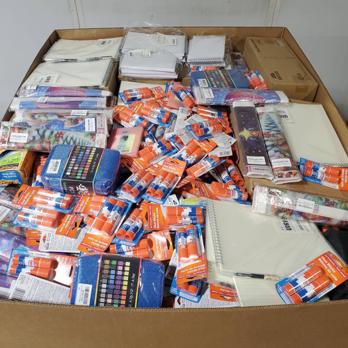 780 units of Office & School Supplies - MSRP $8,506 - Returns (Lot # 939712)