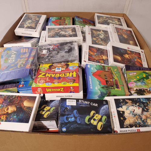 434 units of Toys - MSRP $10,591 - Returns (Lot # 939722)