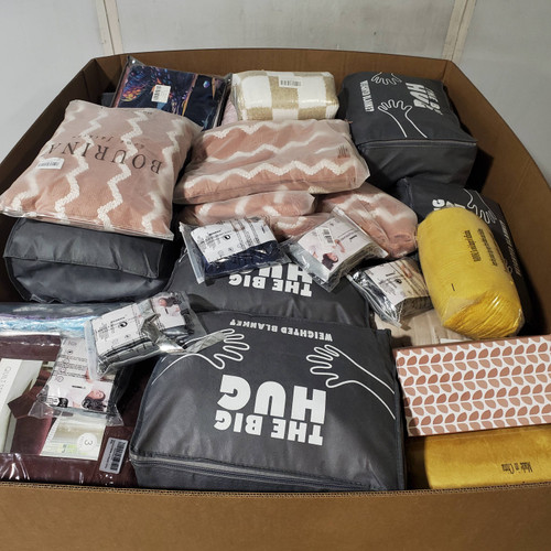 160 units of Bedding - MSRP $5,691 - Returns (Lot # 936201)