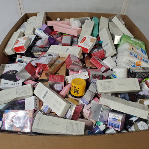 926 units of Pharmacy & Wellness - MSRP $13,773 - Like New (Lot # 933005)