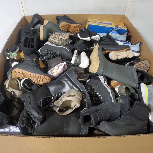 307 units of Shoes (pair) - MSRP $6,148 - Returns (Lot # 962318)