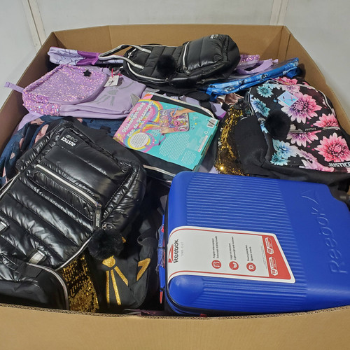 90 units of Luggages & Bags - MSRP $2,976 - Returns (Lot # 965704)