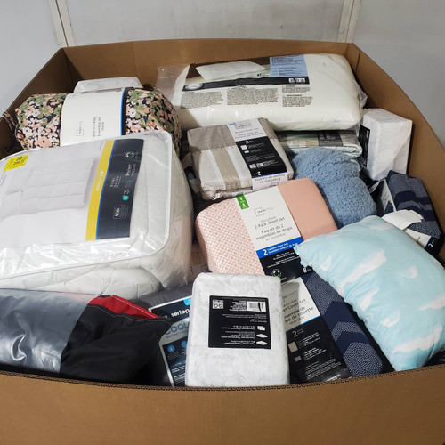 94 units of Bedding - MSRP $2,606 - Returns (Lot # 965723)