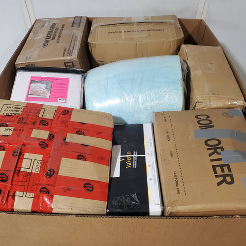 32 units of Bedding - MSRP $4,519 - Returns (Lot # 962506)