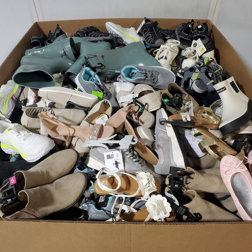 203 units of Shoes (pair) - MSRP $7,094 - Returns (Lot # 967704)