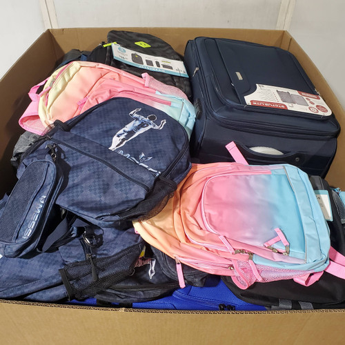 144 units of Luggages & Bags - MSRP $3,376 - Returns (Lot # 965519)