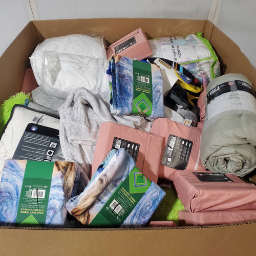 76 units of Bedding - MSRP $1,983 - Returns (Lot # 968901)