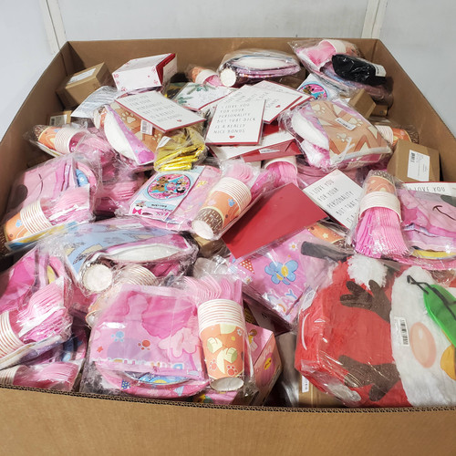 861 units of Holidays & Party - MSRP $8,428 - Returns (Lot # 928102)