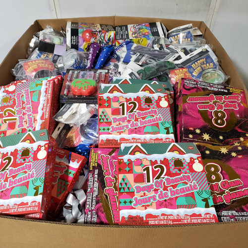 1135 units of Holidays & Party - MSRP $5,890 - Returns (Lot # 969021)