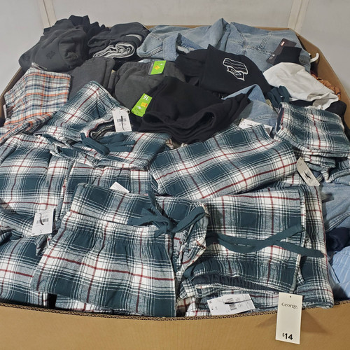 834 units of Clothing & Accessories - MSRP $10,509 - Returns (Lot # 970320)