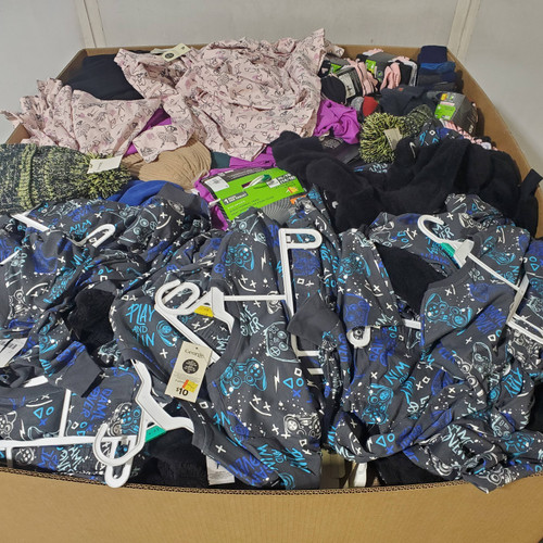 1016 units of Clothing & Accessories - MSRP $10,566 - Returns (Lot # 970703)