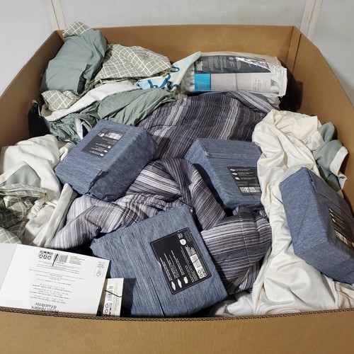 56 units of Bedding - MSRP $2,158 - Returns (Lot # 970701)