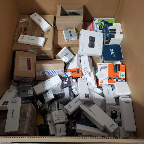 156 units of Electronics - MSRP $38,092 - Salvage (Lot # 964303)