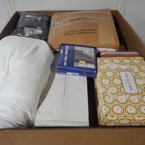 31 units of Bedding - MSRP $4,061 - Returns (Lot # 968209)