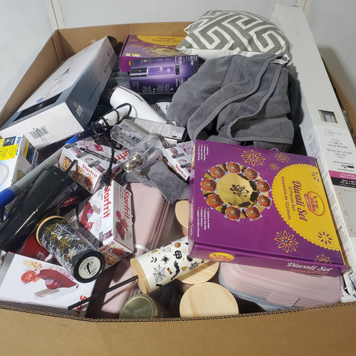 211 units of Home Products - MSRP $3,612 - Returns (Lot # 973102)