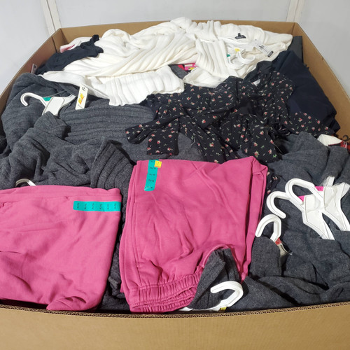 598 units of Clothing & Accessories - MSRP $8,558 - Returns (Lot # 973108)