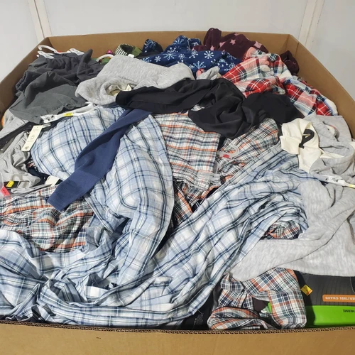 710 units of Clothing & Accessories - MSRP $9,649 - Returns (Lot # 973113)