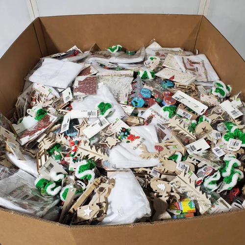 4476 units of Unmanifested Christmas - MSRP $44,760 - Returns (Lot # 967012)