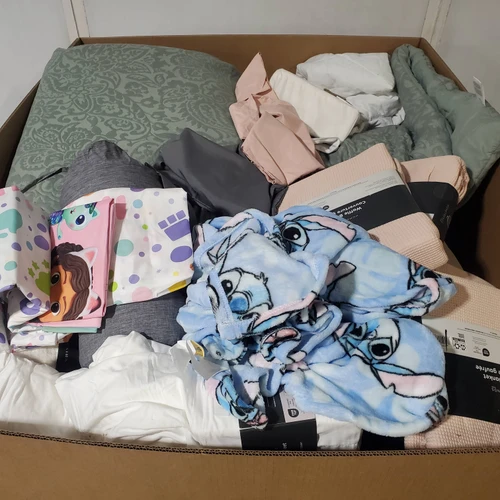 45 units of Bedding - MSRP $1,581 - Returns (Lot # 974013)