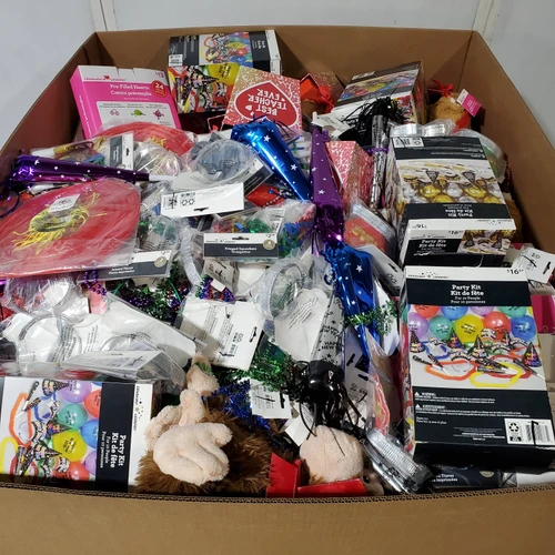 948 units of Holidays & Party - MSRP $3,573 - Returns (Lot # 974304)