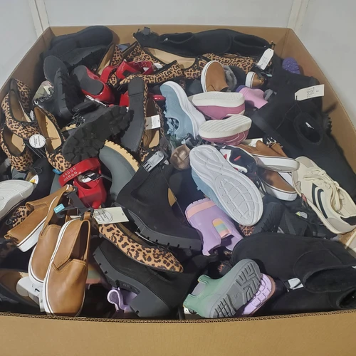 334 units of Shoes (pair) - MSRP $7,931 - Returns (Lot # 974321)