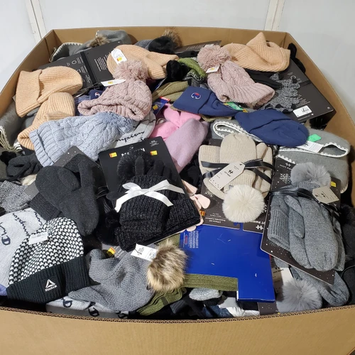 1102 units of Winter Accessories - MSRP $14,510 - Returns (Lot # 974425)