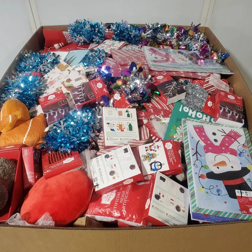 968 units of Christmas - MSRP $5,030 - Returns (Lot # 974427)