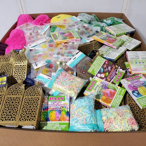 1347 units of Holidays & Party - MSRP $5,118 - Returns (Lot # 974606)