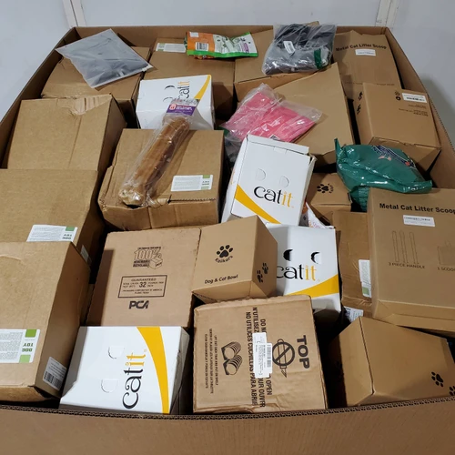 225 units of Pet Products - MSRP $6,923 - Returns (Lot # 895212)
