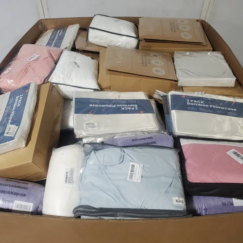 205 units of Bedding - MSRP $6,761 - Returns (Lot # 957106)