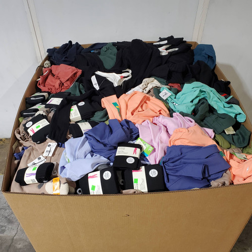 671 units of Clothing & Accessories - MSRP $9,439 - Returns (Lot # 979226)