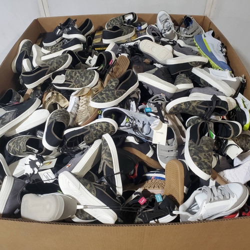 299 units of Shoes (pair) - MSRP $7,050 - Returns (Lot # 980512)
