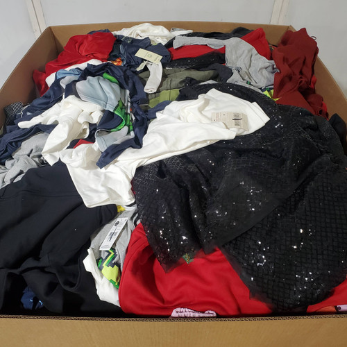 692 units of Clothing & Accessories - MSRP $9,135 - Returns (Lot # 980529)