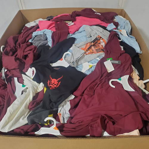 736 units of Clothing & Accessories - MSRP $8,904 - Returns (Lot # 984308)