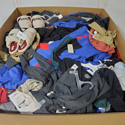 535 units of Clothing & Accessories - MSRP $8,555 - Returns (Lot # 985508)
