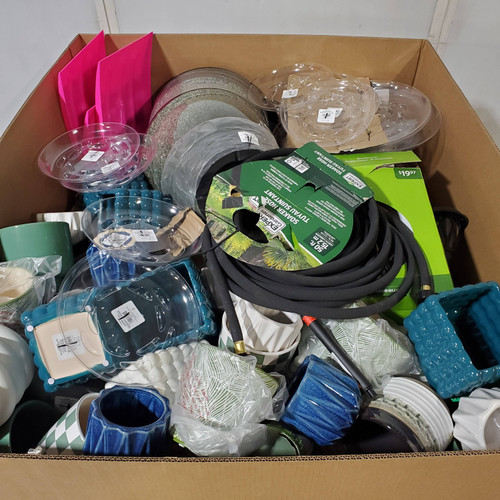 276 units of Garden & Accessories - MSRP $2,365 - Returns (Lot # 985317)