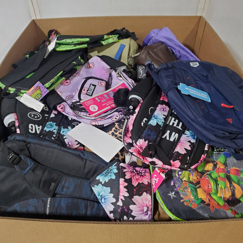 143 units of Luggages & Bags - MSRP $3,690 - Returns (Lot # 986302)