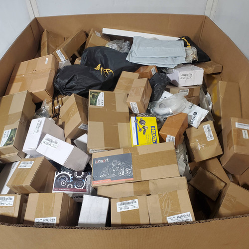 382 units of Auto Parts - MSRP $3,820 - Like New (Lot # 975314)